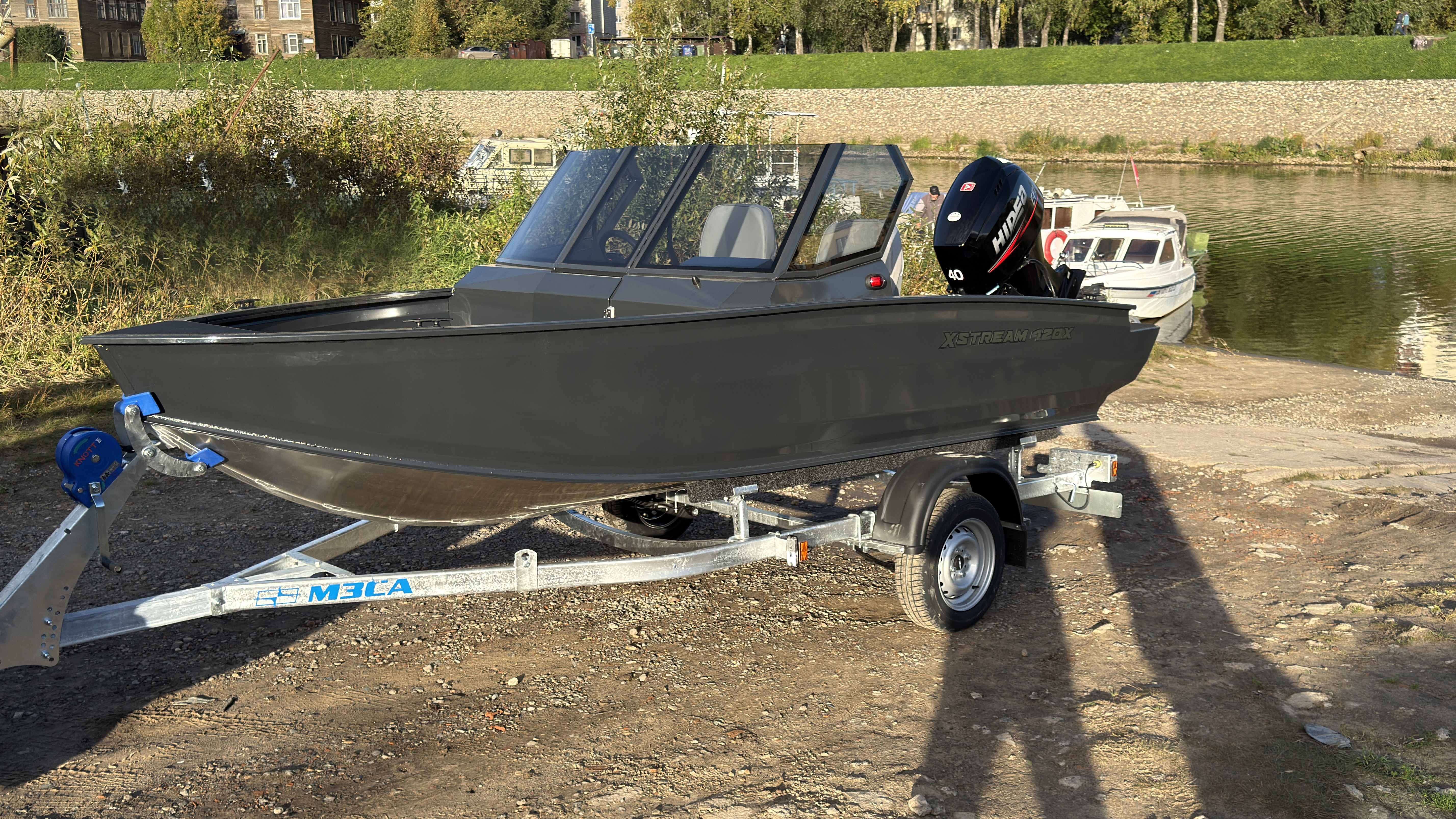 Лодка алюминиевая Xstream 420Х графит