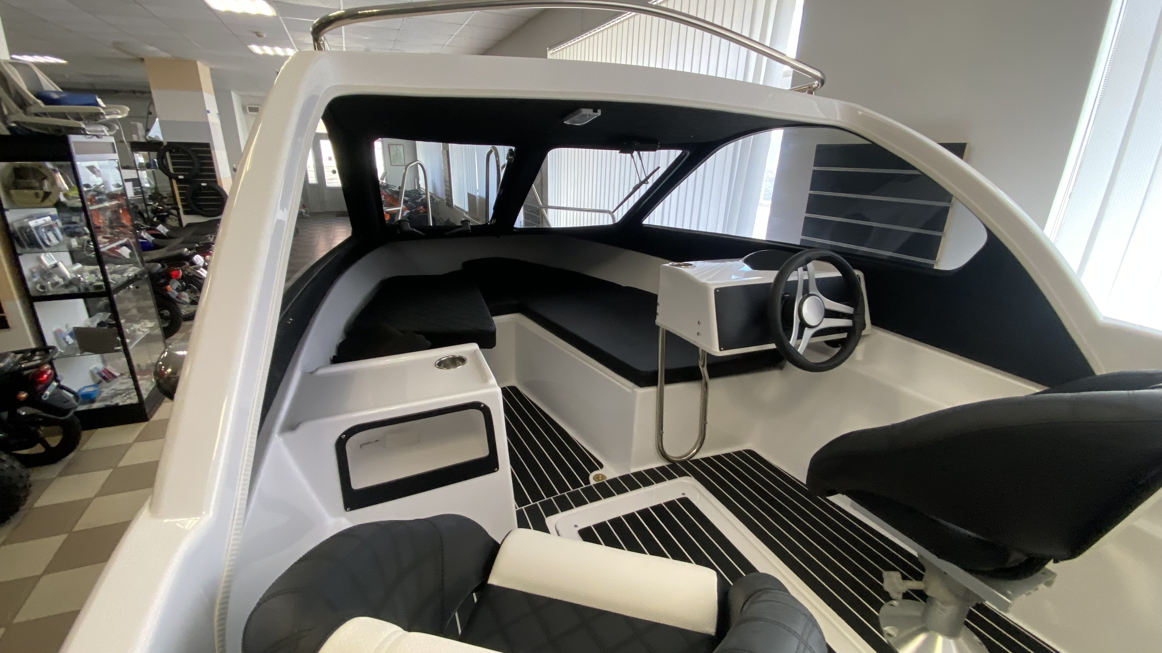 Лодка Феникс 530 Hard Top жесткий верх