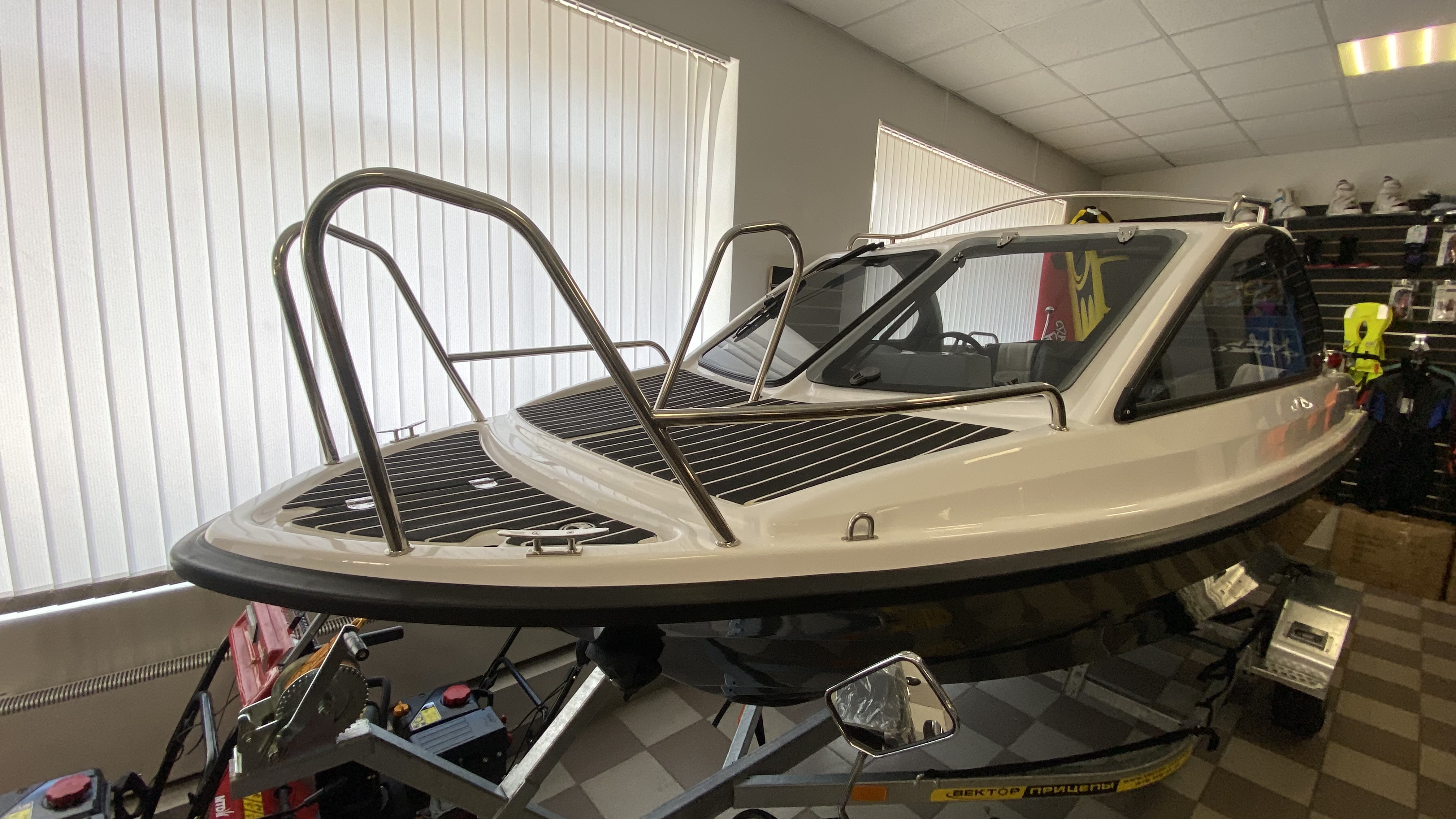 Лодка Феникс 530 Hard Top жесткий верх