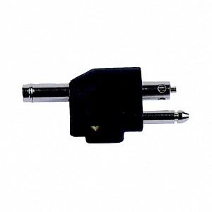 Фитинг топл Yamaha/Mercury в моторе стоит