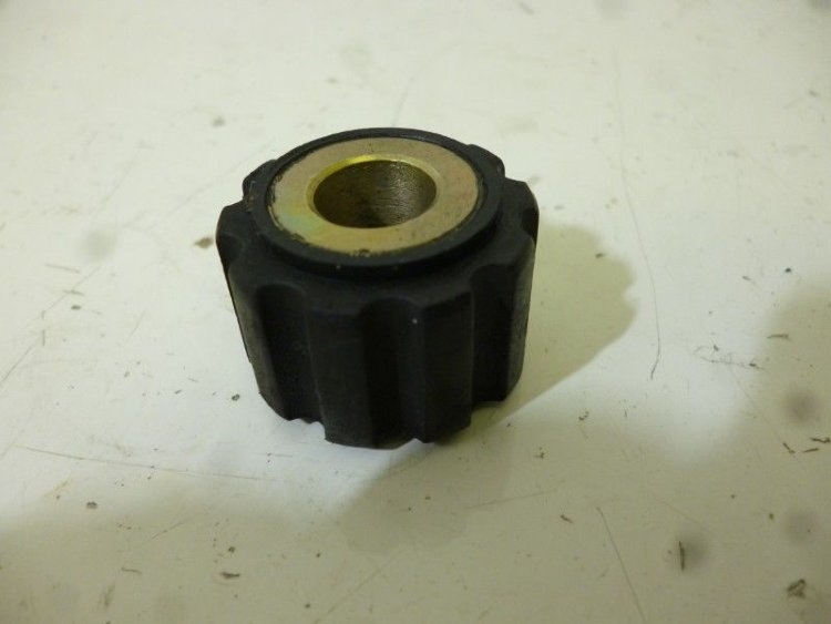 Демпфер / MOUNT-ENGINE INSERT RAD