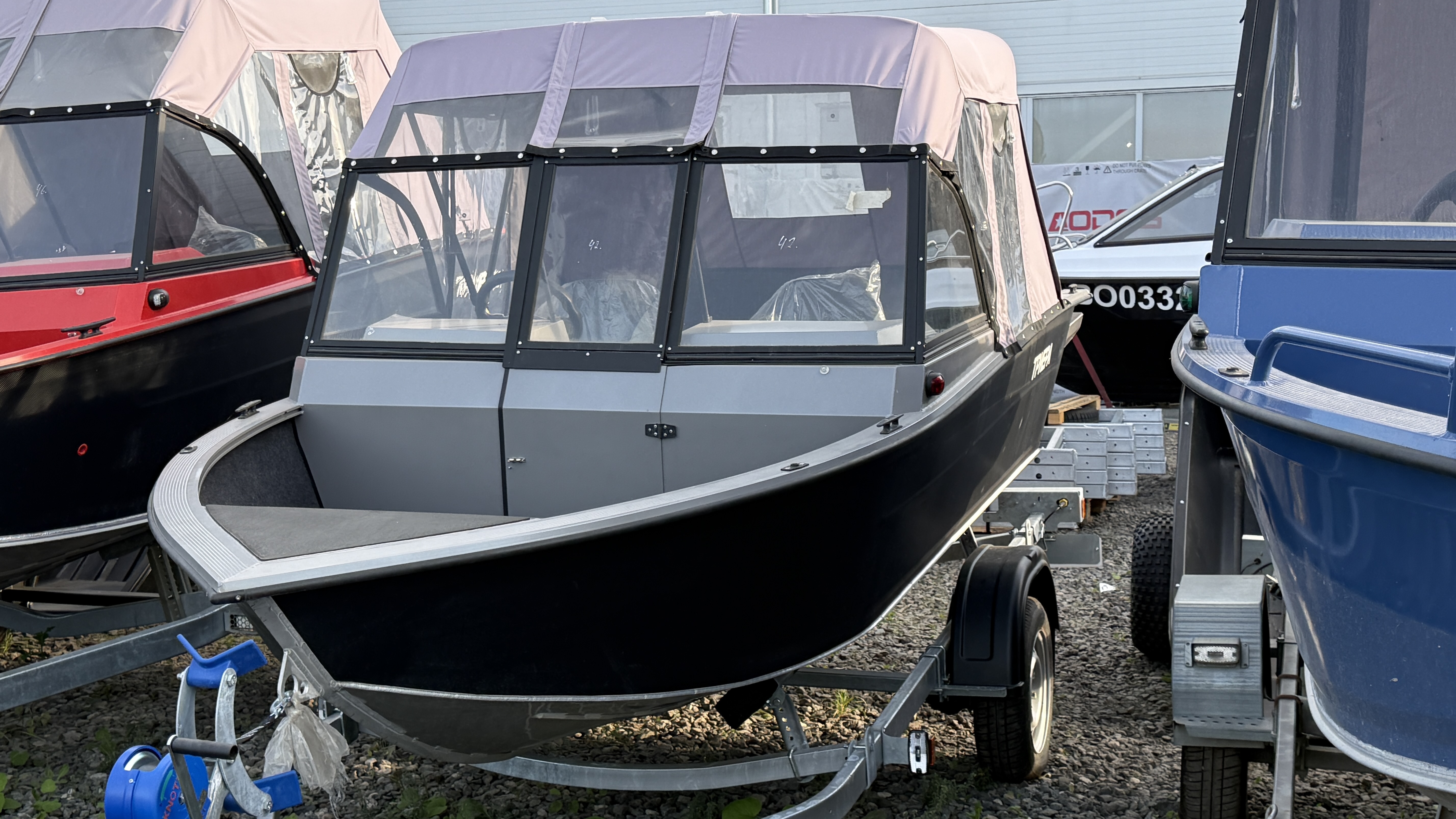 Лодка Триера 420 BR S №02798 серая
